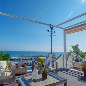 https://the-moonlight-sea-view-by-hello-homes-sitges.catalonia-hotels.com